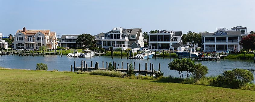 The waterfront houses by Lewes and Rehoboth Canal. Editorial credit: Khairil Azhar Junos / Shutterstock.com