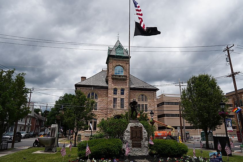 View of Stroudsburg Courthouse Square. Editorial credit: quiggyt4 / Shutterstock.com