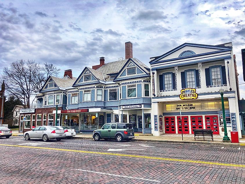  Street view of downtown Marietta, Ohio.