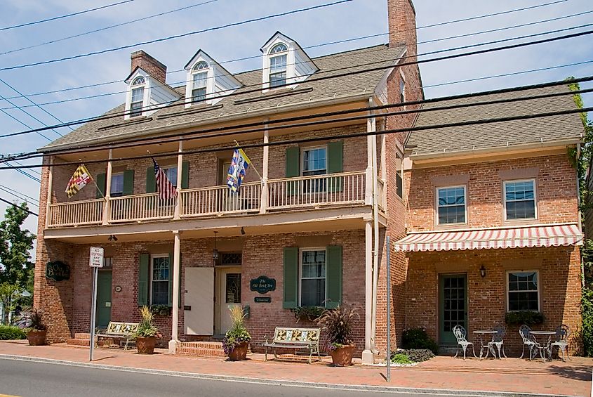 The Old Inn. In Wikipedia. https://en.wikipedia.org/wiki/The_Old_Inn By Acroterion - Own work, CC BY-SA 4.0, https://commons.wikimedia.org/w/index.php?curid=4405212