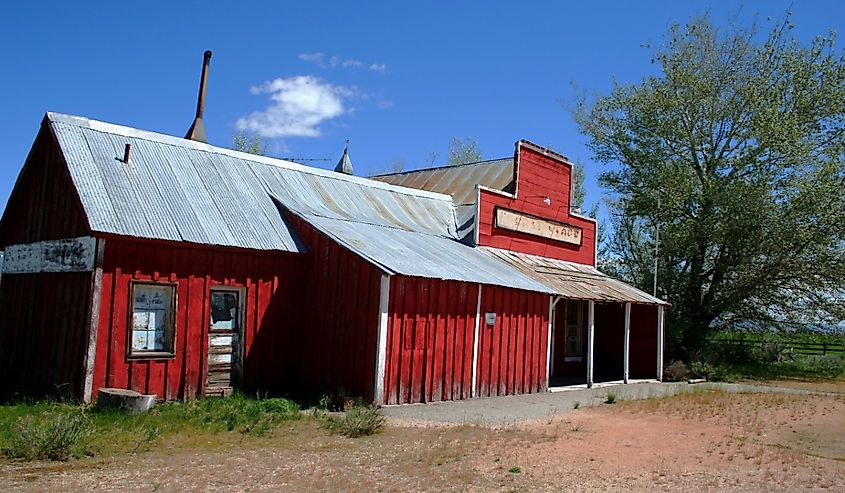 Red building in Fairfield, Idaho.