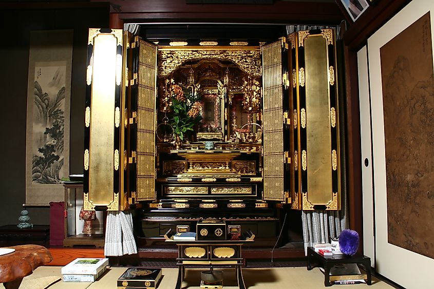 Traditional Japanese Buddhist altar (Butsudan). Image Credit Corpse Reviver via Wikimedia Commons.