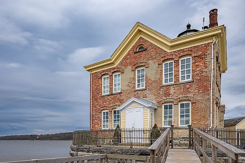 Spring photo of the historic Saugerties Lighthouse on the Hudson River. Editorial credit: SEALANDSKYPHOTO / Shutterstock.com