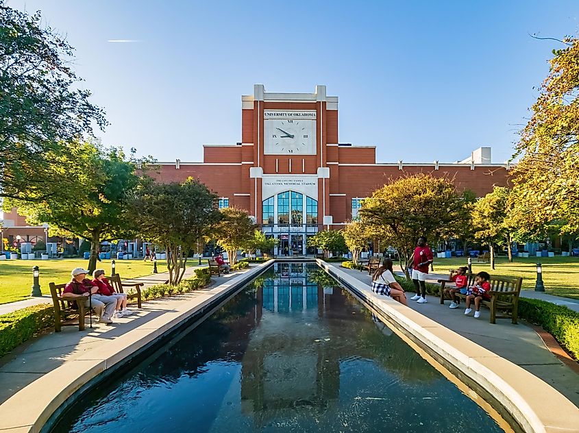 Sunny view of the Gaylord Family Oklahoma Memorial Stadium during Homecoming parade event, via Kit Leong / Shutterstock.com