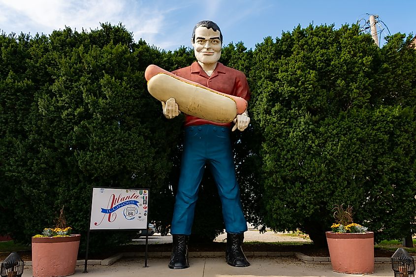 The Paul Bunyan Hotdog Statue in Atlanta, Illinois.