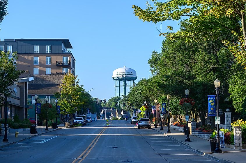 View of the main street in Downer's Grove, Illinois, via Run Hawk Photos / Shutterstock.com