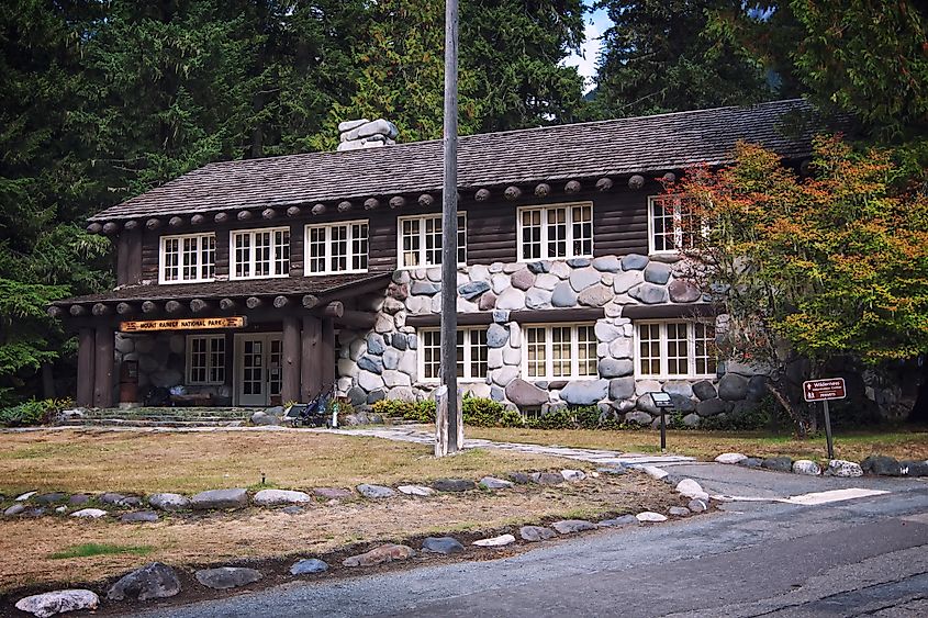 Mount Rainier National Park. In Wikipedia. https://en.wikipedia.org/wiki/Mount_Rainier_National_Park By © Steven Pavlov / https://commons.wikimedia.org/wiki/User:Senapa, CC BY-SA 4.0, https://commons.wikimedia.org/w/index.php?curid=51429502