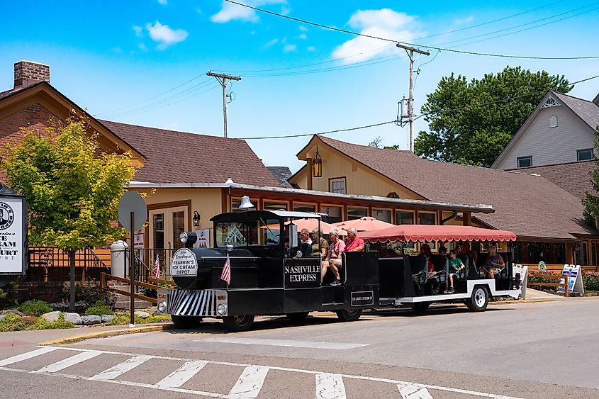 Street scene from historic downtown Nashville, Indiana. Editorial credit: Little Vignettes Photo / Shutterstock.com