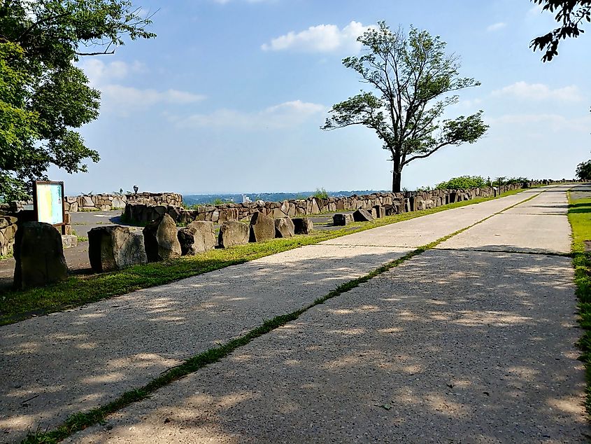 A walking path at State Line Lookout in Palisades Interstate Park, New Jersey