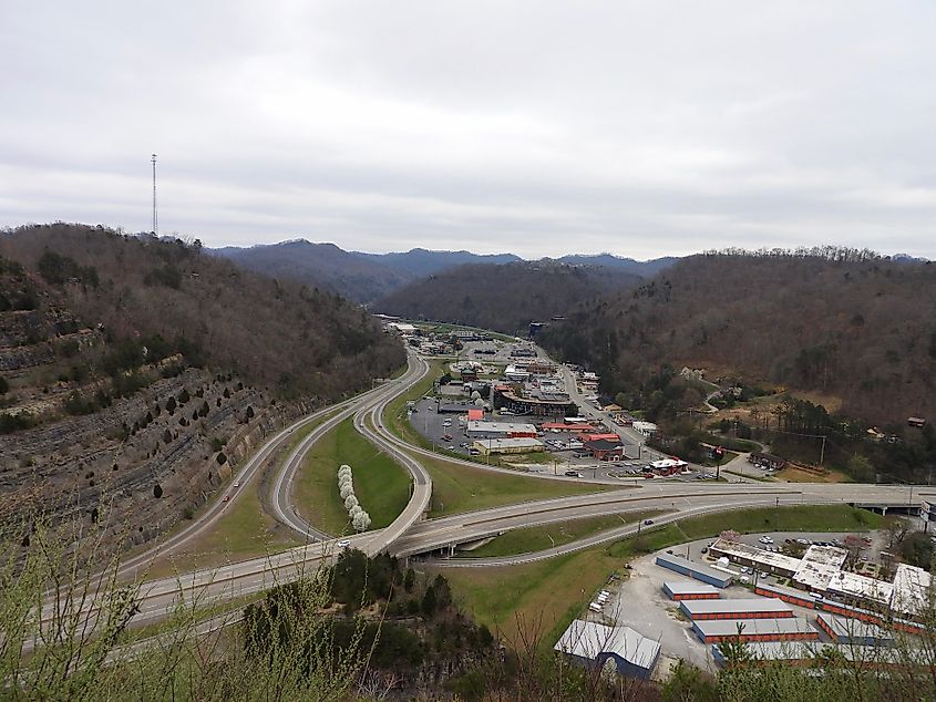 Scenic overlook of Pikeville, Kentucky from the top of Bob Amos Park. Image credit: Howderfamily.com/Flickr.