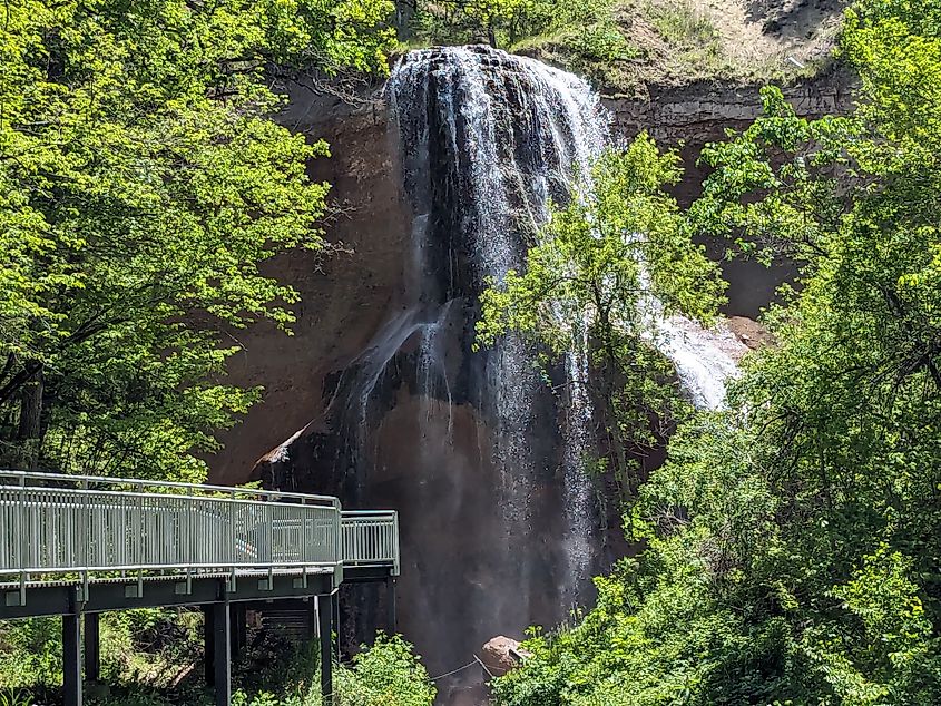 Image of Smith Falls in Valentine, Nebraska. By Blaze Wolf, CC BY-SA 4.0, Wikipedia.