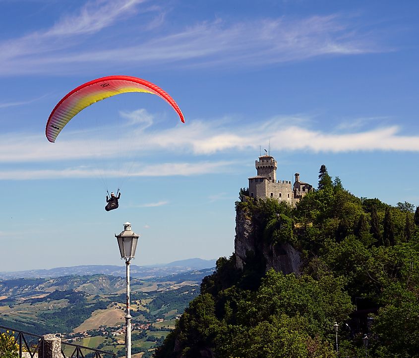 Paragliding in San Marino