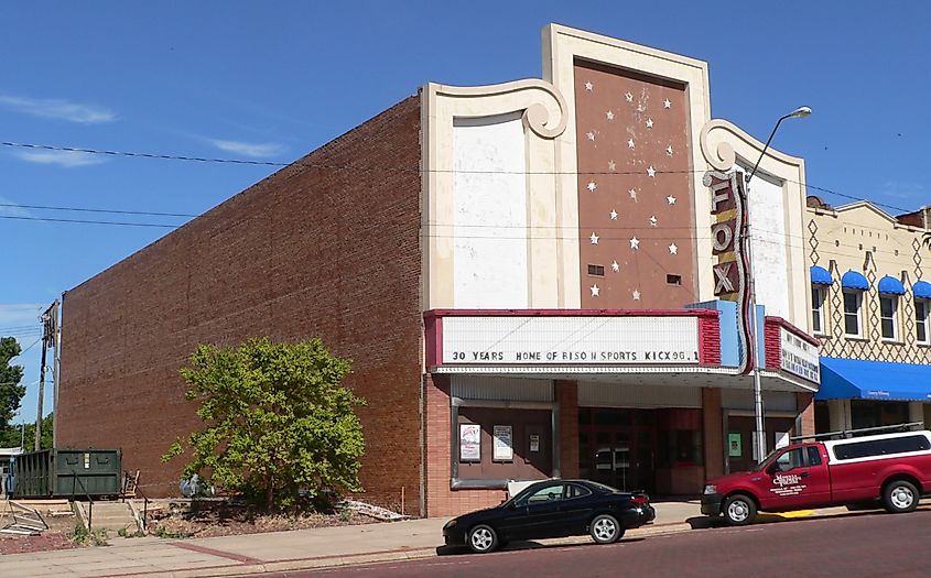 A theater building in McCook, Nebraska. Image credit: Ammodramus via Wikimedia Commons.