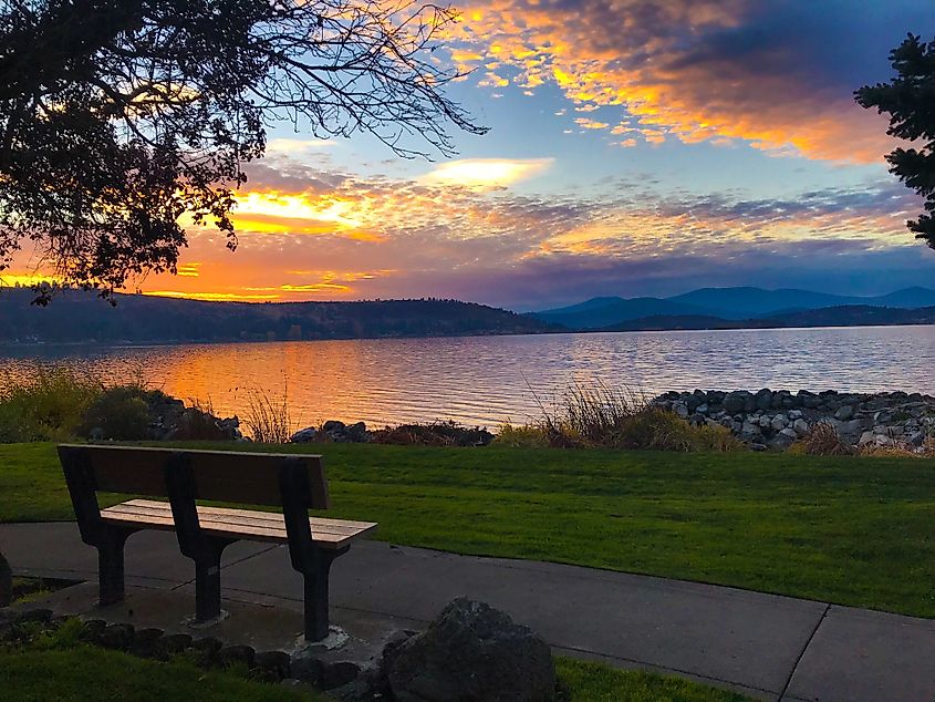 Evening by the lake, Klamath Falls, Oregon, USA.