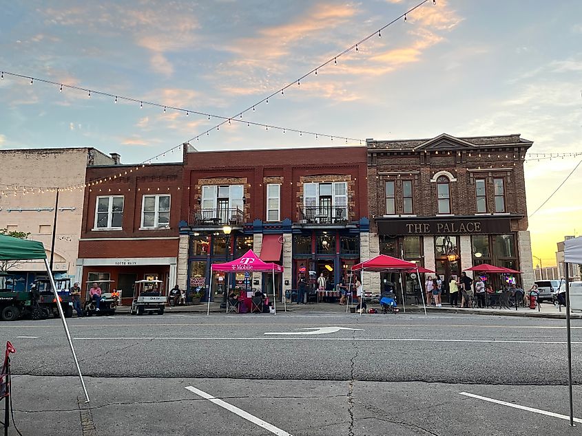 Walking the streets of Tuscumbia, Alabama on a 2nd Saturday event. 