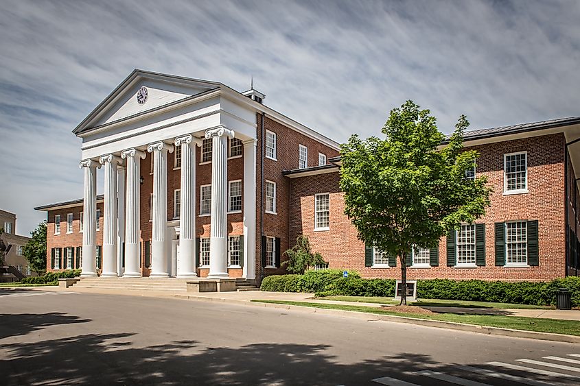 The Lyceum building on the University of Mississippi campus. Editorial credit: Jacque Manaugh / Shutterstock.com