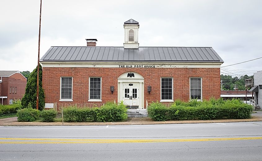 Waverly, Tennessee, United States. Editorial credit: Sabrina Janelle Gordon / Shutterstock.com