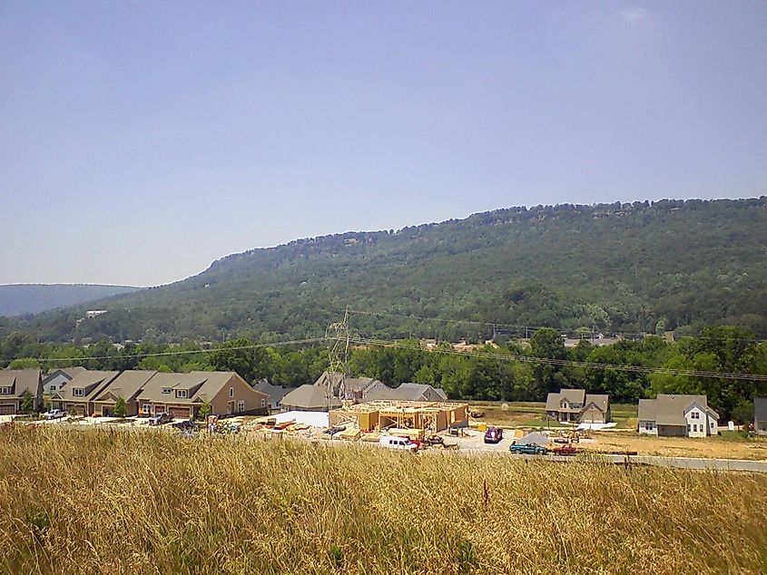 Signal Mountain (Tennessee). In Wikipedia. https://zh-min-nan.wikipedia.org/wiki/Signal_Mountain_(Tennessee) 由 I, Teke, CC BY-SA 3.0, https://commons.wikimedia.org/w/index.php?curid=2237216