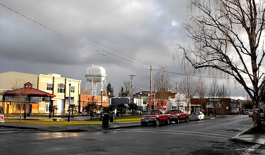 Woodburn, Oregon, Central square.