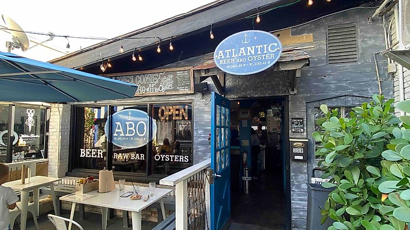 Atlantic Beer & Oyster Company in Winter Park photo by Bryan Dearsley