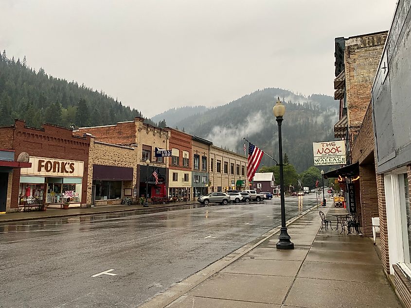 A drizzly day in downtown Wallace.