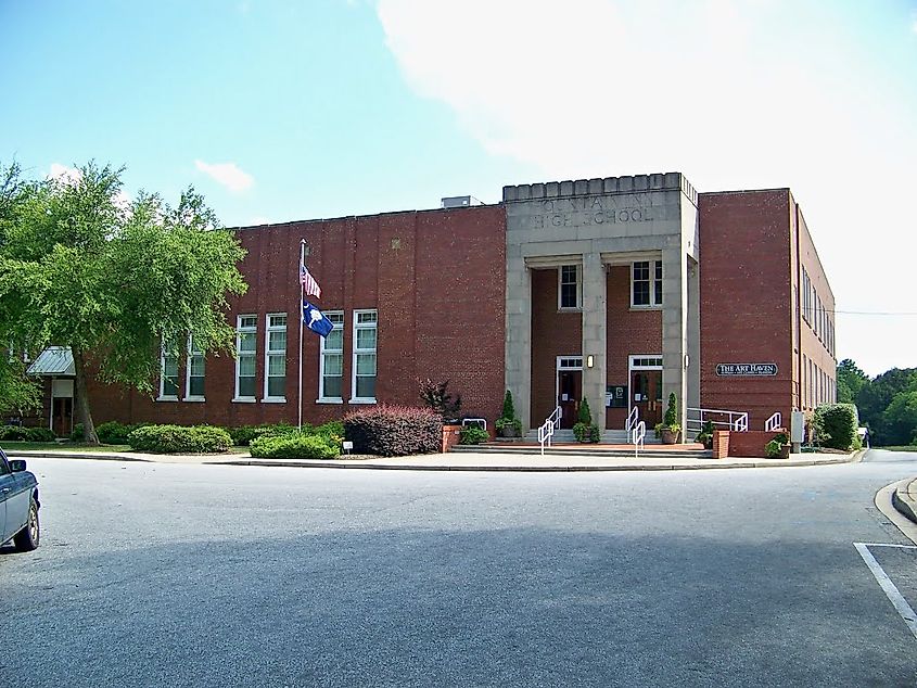 Fountain Inn High School building in Fountain Inn, South Carolina