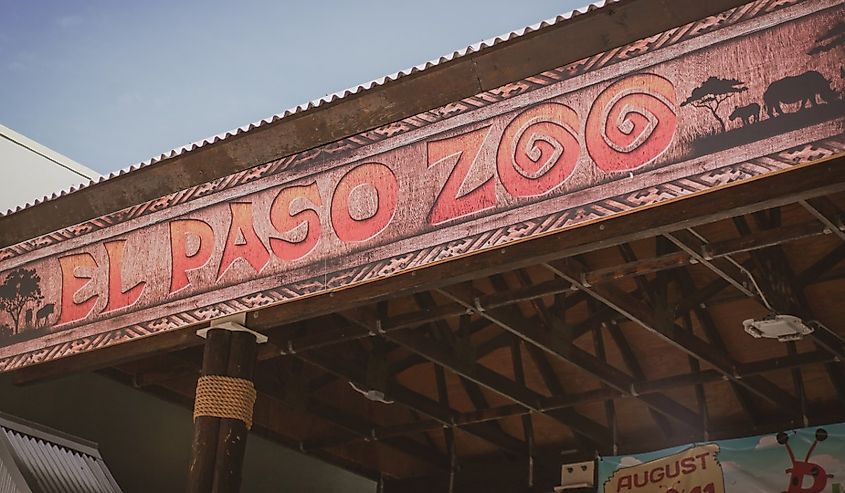 El Paso, Texas Zoo entry sign.