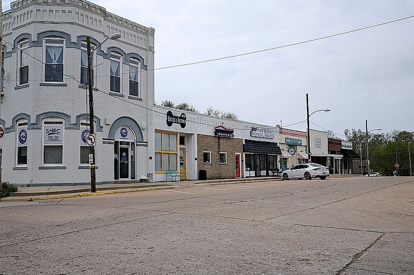Downtown Spring Hill, Kansas. Image credit Jared Winkler, CC BY-SA 4.0, via Wikimedia Commons