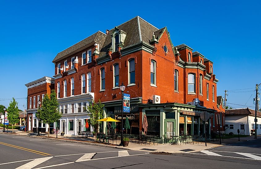 Bound & Broadway. Milton, Pennsylvania.Eridony (Instagram: eridony_prime) via Flickr.