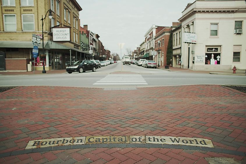 Bourbon Capital of the World sign and downtown Bardstown, Kentucky. Image credit: University of College / Shutterstock.com