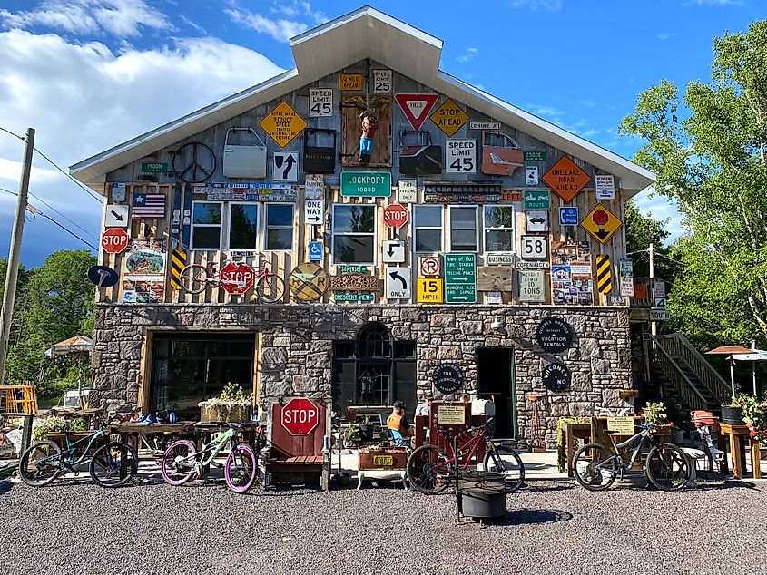 A quirky establishment decorated in street signs with plenty of mountain bikes stashed out front 