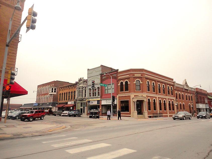 Downtown Oskaloosa, Iowa. Image credit: Paul Sableman via Flickr.com.