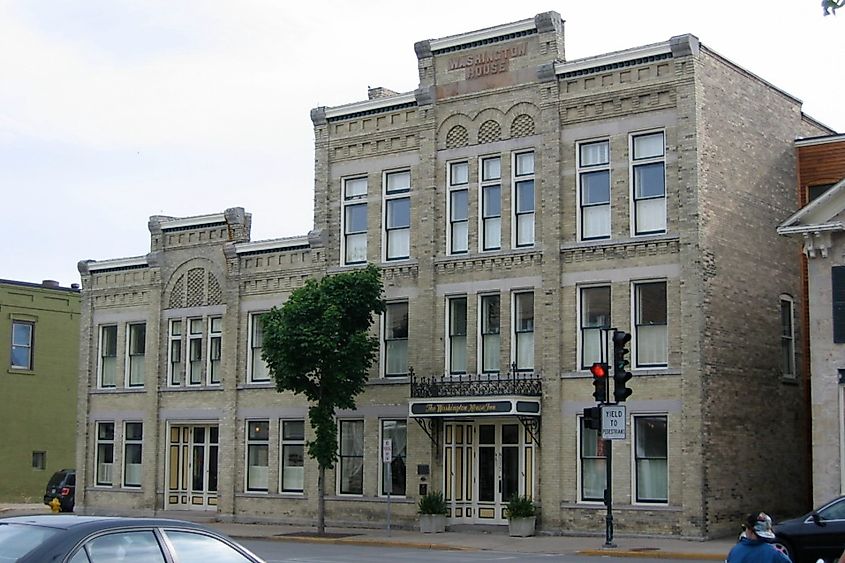 The Washington House Inn is a 34 room bed and breakfast in Cedarburg, Wisconsin.