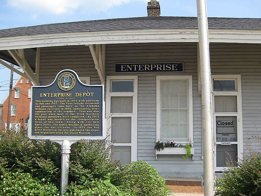 Enterprise, Alabama. In Wikipedia. https://en.wikipedia.org/wiki/Enterprise,_Alabama By TampAGS, for AGS Media - Own work, CC BY 3.0, https://commons.wikimedia.org/w/index.php?curid=7414046