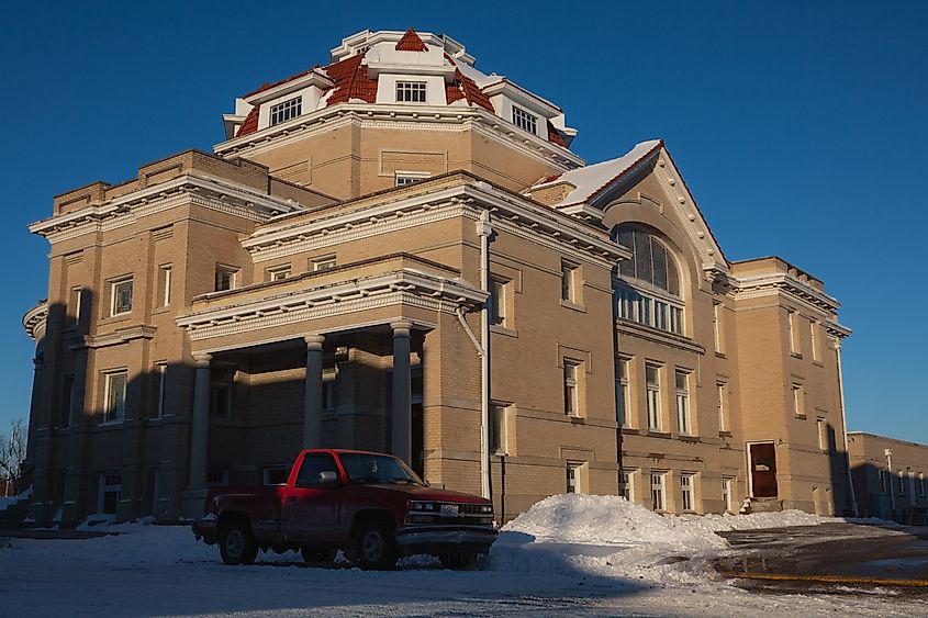 A domed building in historic downtown Fulton, Missouri. Editorial credit: Logan Bush / Shutterstock.com