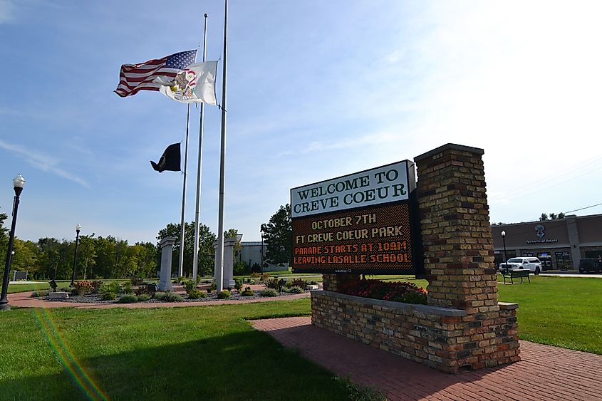 Creve Coeur sign located by the Veterans Memorial.