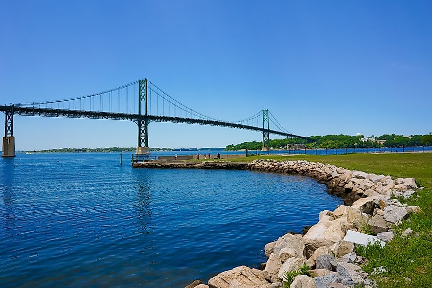 Mount Hope Bridge over Narragansett Bay, connecting Portsmouth and Bristol, Rhode Island, USA.