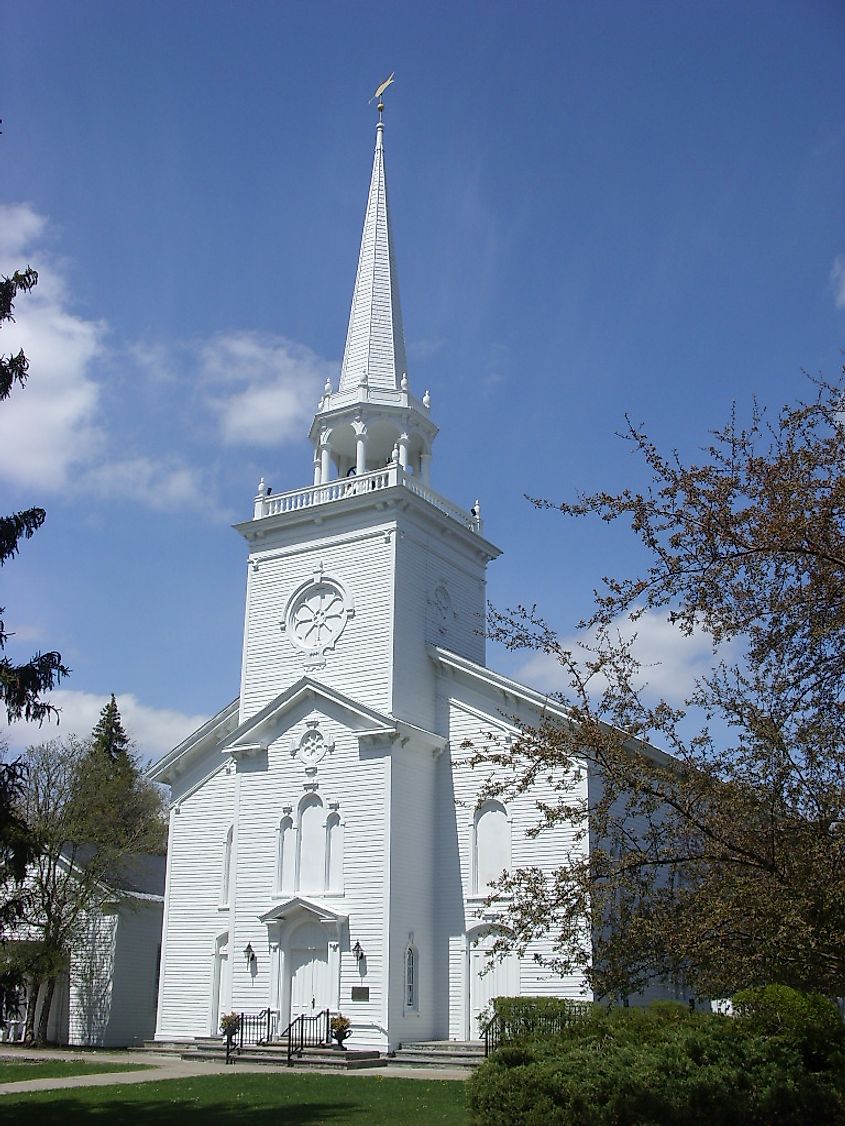 Cazenovia Village Historic District. In Wikipedia. https://en.wikipedia.org/wiki/Cazenovia_Village_Historic_District By Doug Kerr from Upstate New York - 050309 427, CC BY-SA 2.0, https://commons.wikimedia.org/w/index.php?curid=9488146