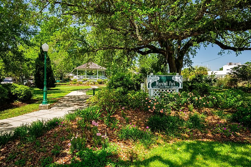 Ocean Springs, Mississippi, USA: Marshall Park, a popular spot in this small southern town located along Biloxi Bay.