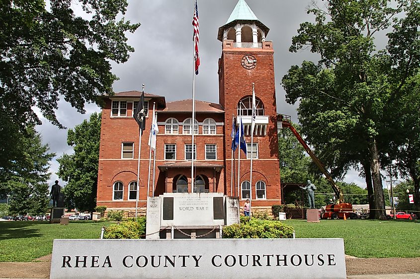 Rhea county courthouse, site of the Scopes trial; Dayton Tennessee. Editorial credit: Dan Goro / Shutterstock.com