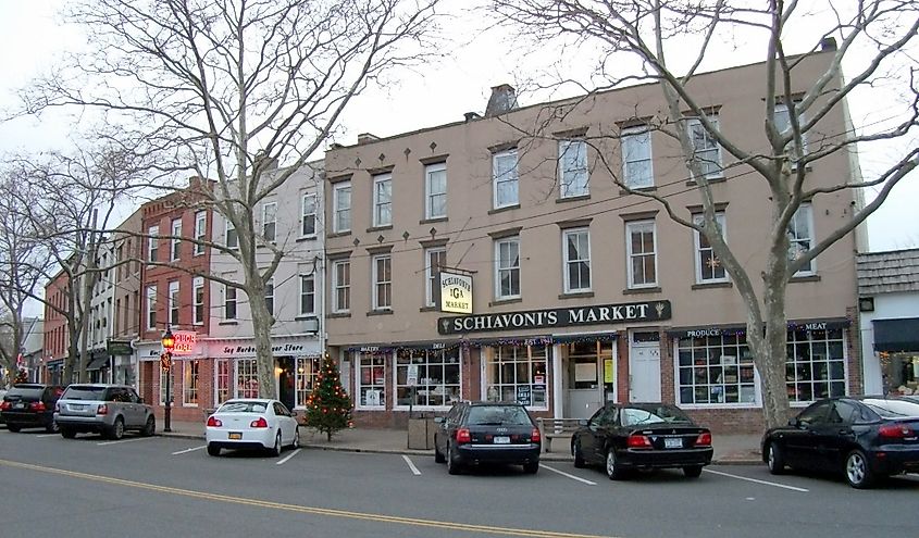 Sag Harbor Village District. In Wikipedia. https://en.wikipedia.org/wiki/Sag_Harbor_Village_District By Doug Kerr from Albany, New York, United States - Sag Harbor, New York, CC BY-SA 2.0, https://commons.wikimedia.org/w/index.php?curid=12478416