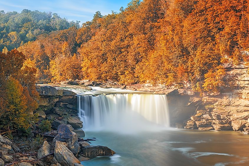 Cumberland Falls on the Cumberland River in Cumberland Falls State Resort Park, Kentucky, USA.