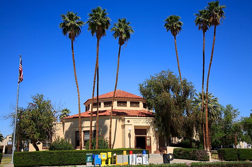 Brawley, California: Front entrance of Spanish Colonial Post office. 