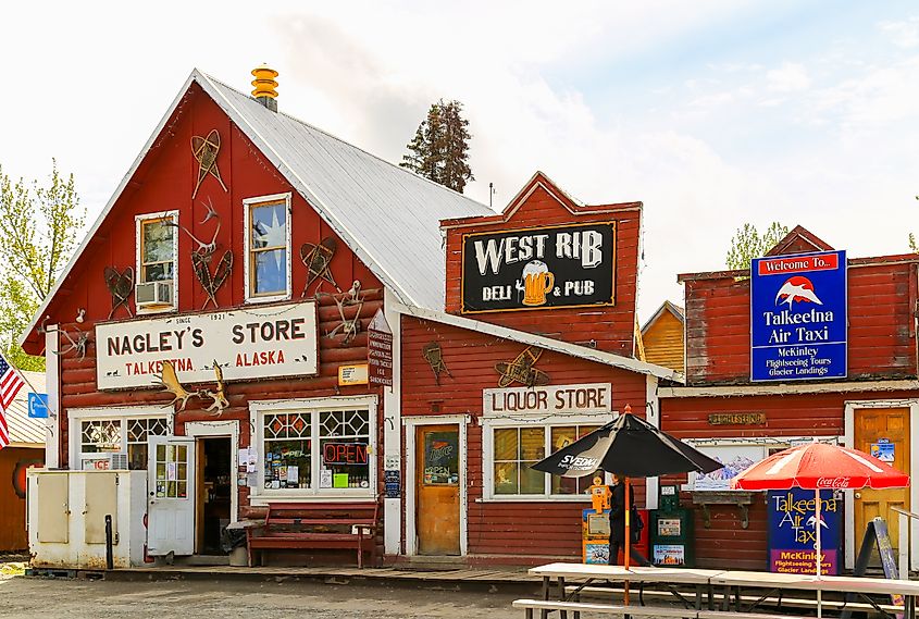 Stores and pubs in the oldtown of Talkeetna, Alaska.