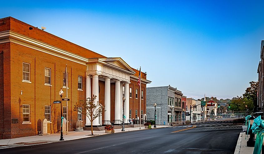 Pulaski county government building on Main Street of Somerset in Kentucky