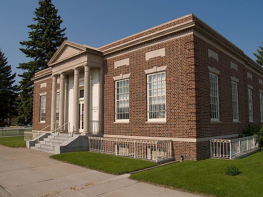 Carrington Post Office. In Wikipedia. https://en.wikipedia.org/wiki/Carrington_Post_Office By Andrew Filer - Flickr: Carrington, North Dakota, CC BY-SA 2.0, https://commons.wikimedia.org/w/index.php?curid=27347908