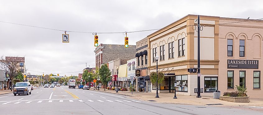 The historic downtown as seen on Mitchell Street in Cadillac, Michigan. Editorial credit: Roberto Galan / Shutterstock.com