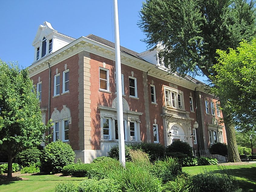 La Grange Village Hall. La Grange, Illinois. Wikimedia Commons.