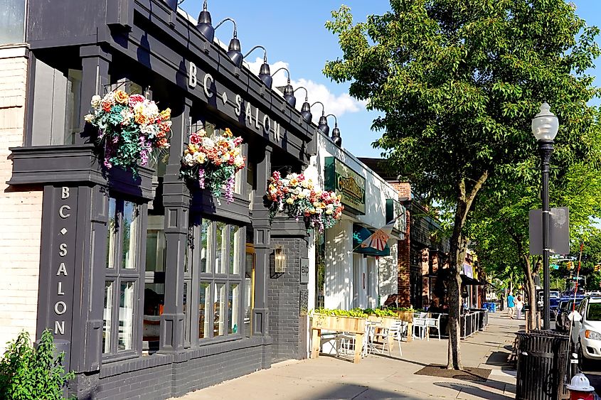 Historic Morristown features a variety of food options from traditional fine dining to fast foods in its downtown business district. Editorial credit: George Wirt / Shutterstock.com