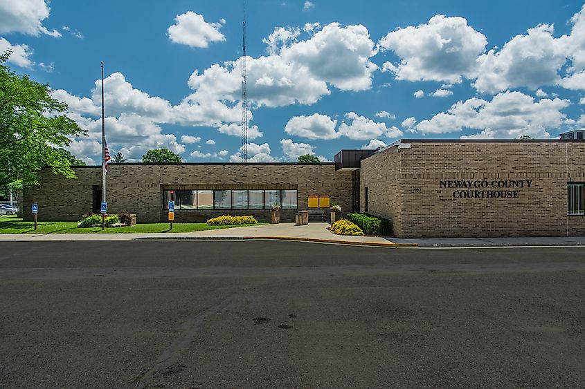 White Cloud, Michigan. In Wikipedia. https://en.wikipedia.org/wiki/White_Cloud,_Michigan By Charles W. Chapman - Own work, CC BY-SA 4.0, https://commons.wikimedia.org/w/index.php?curid=50339338